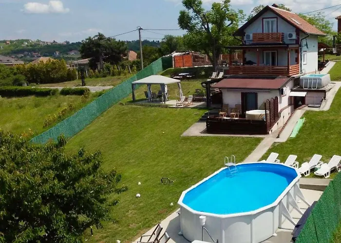 Avala Sunset アパート