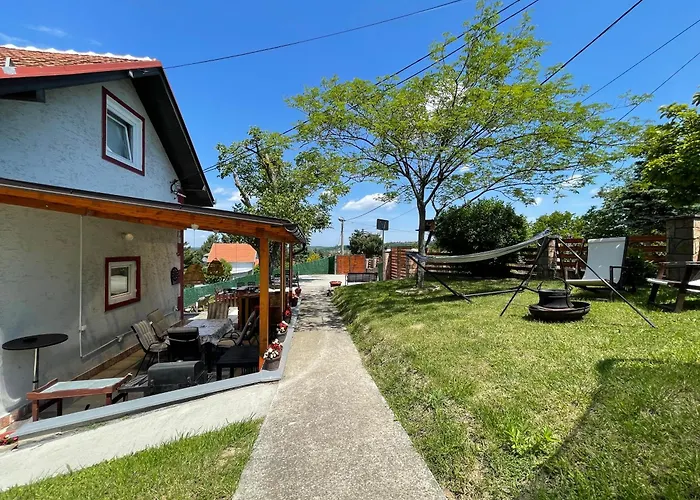 Avala Sunset アパート